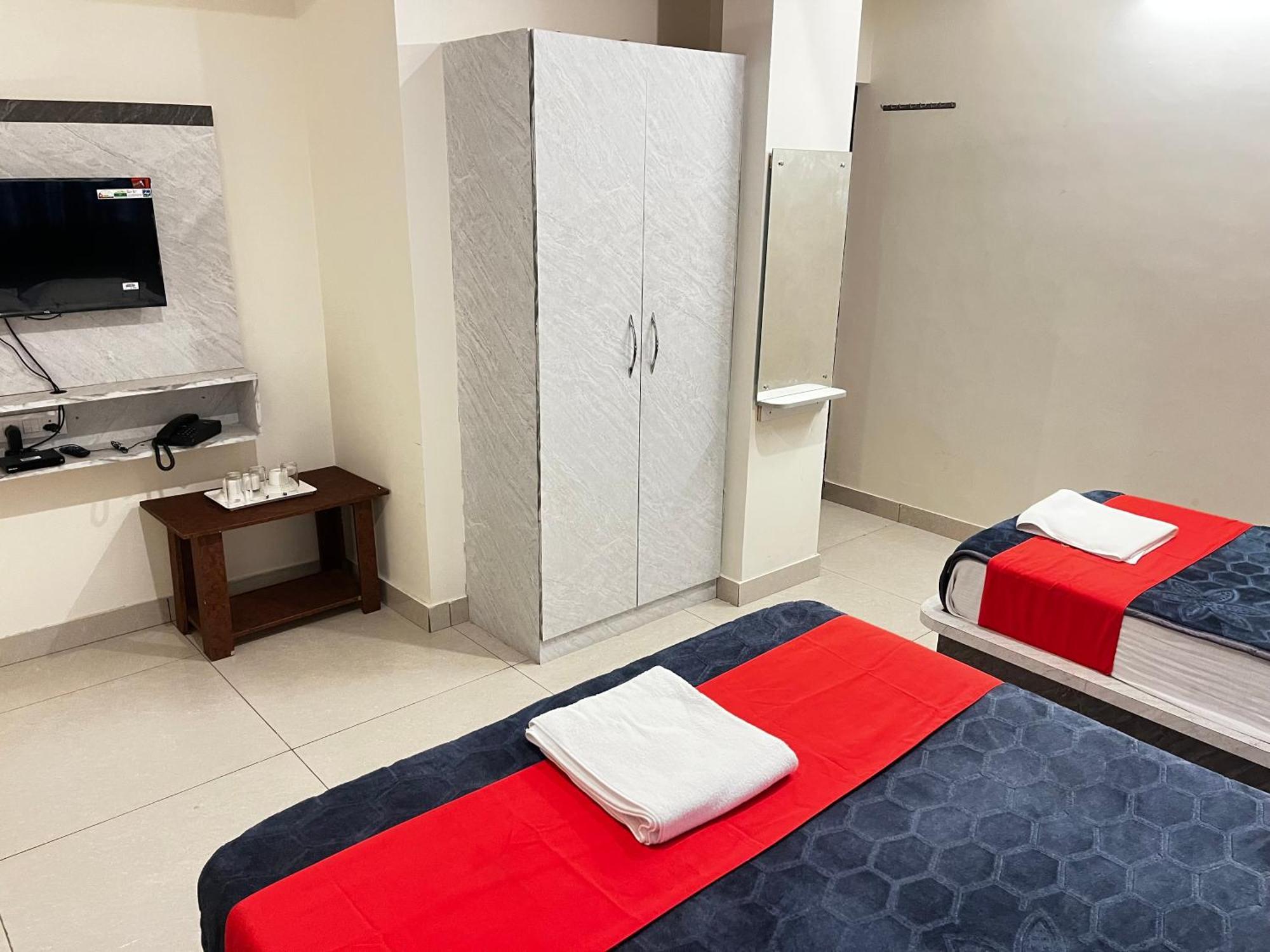 Hotel Raj Comfort Bangalore Eksteriør bilde